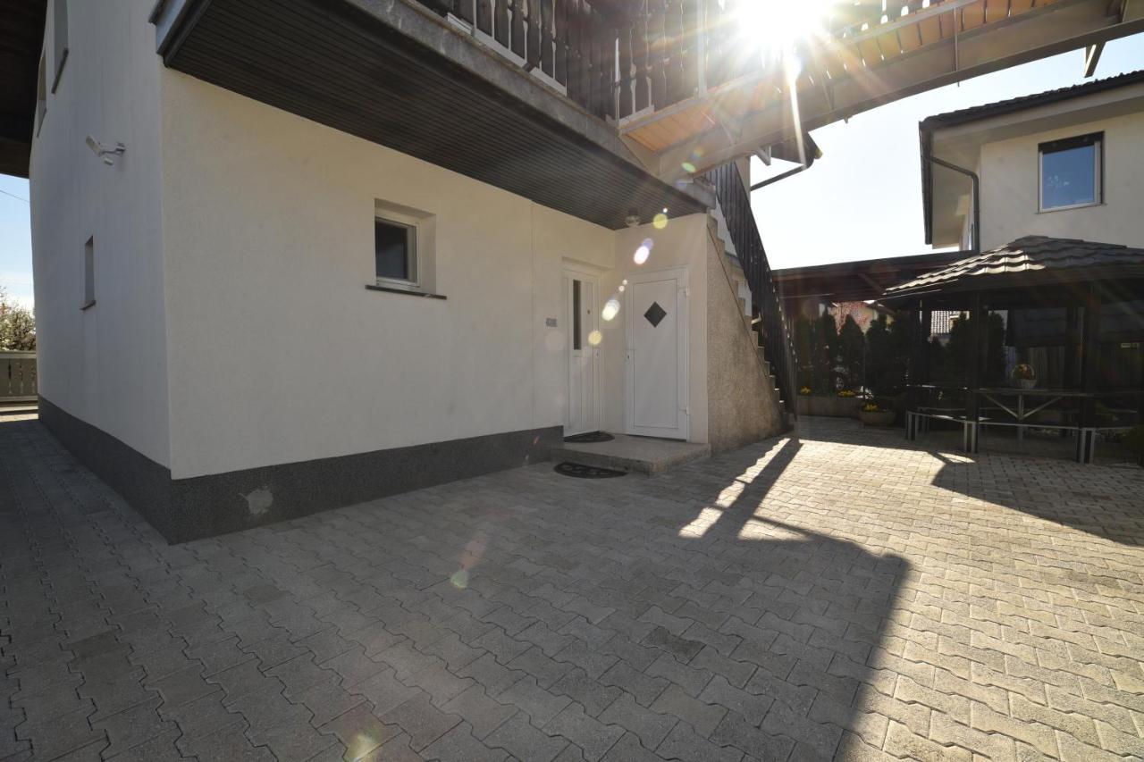 Sedami Appartement Maribor Buitenkant foto
